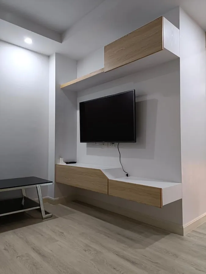 For rent, V Condo Salaya, spacious room, comfortable. The corner room is private. There's a washing machine and dryer.