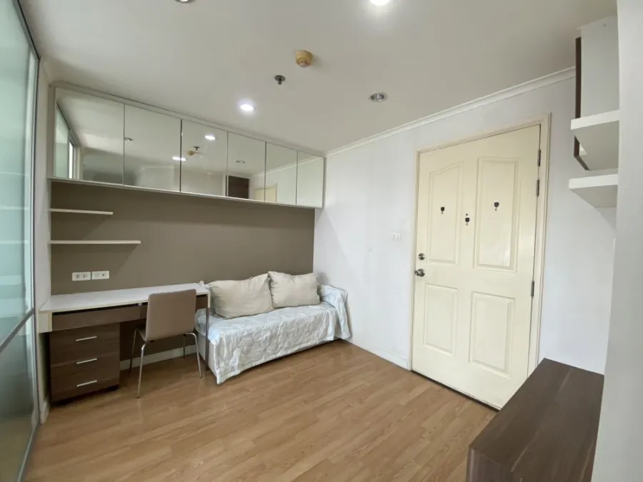 Condo for sale, Lumpini Ville Lat Phrao-Chokchai 4, 15th floor, open view, airy, comfortable price, reserve quickly.