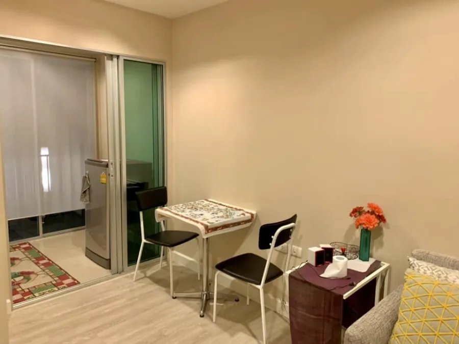 Condo for rent, Metro Luxe Kaset, 2nd floor, garden view, well partitioned room. Convenient travel It's very worthwhile.