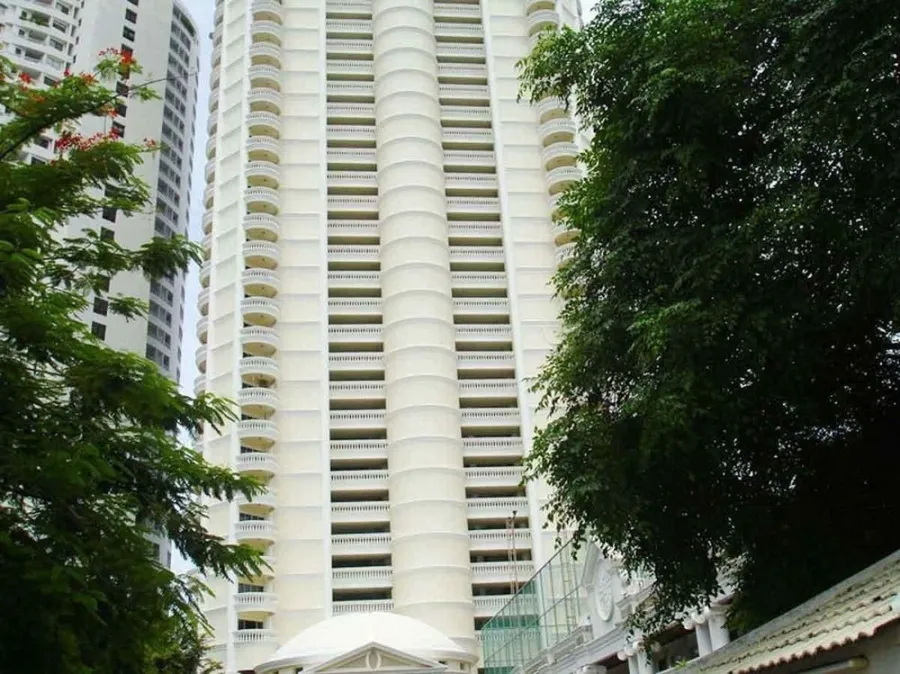 Sky Beach 2-bedroom condo for sale. Spacious living area, great location, fully furnished and equipped with amenities. Book now!
