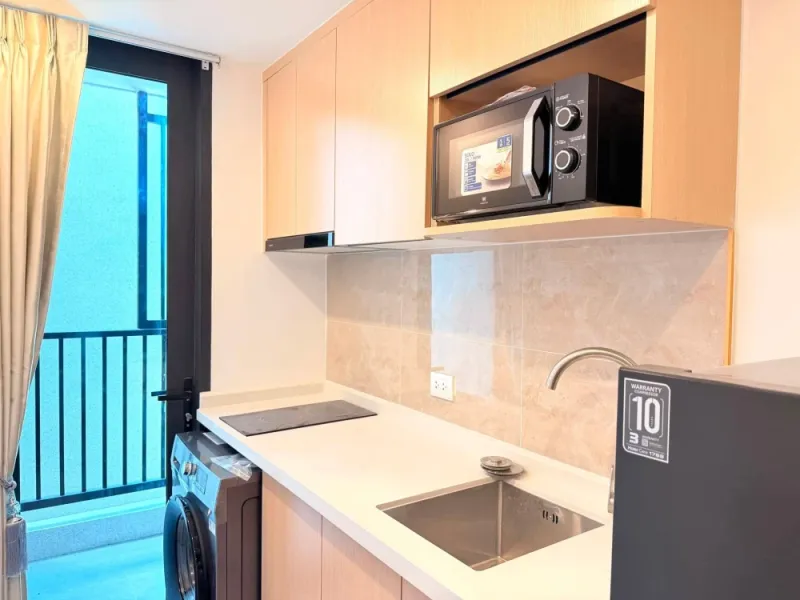 ให้เช่า Regal Srinakarin 40 แบบ 1 Bedroom ครัวปิด แยกสัดส่วนชัดเจน เฟอร์นิเจอร์และเครื่องใช้ไฟฟ้าครบ พร้อมเข้าอยู่