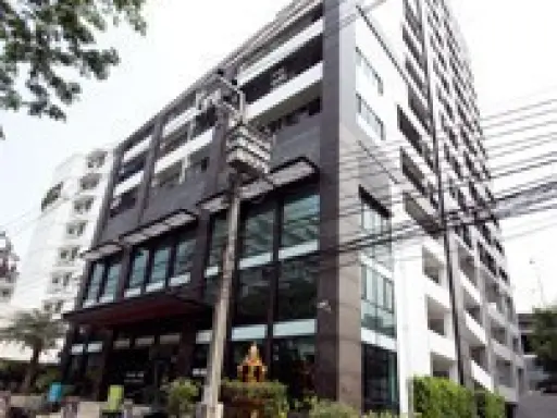 Renova Residences Chidlom