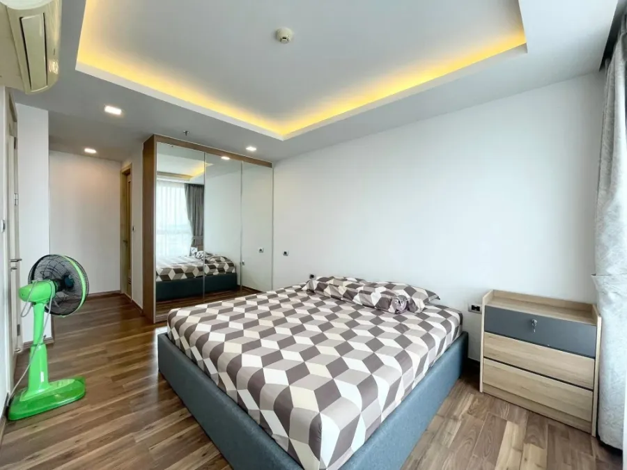 ให้เช่า The peak towers ห้องชั้นสูง วิวทะเล เฟอร์พร้อม ห้องกว้าง รีบจองเลย+++