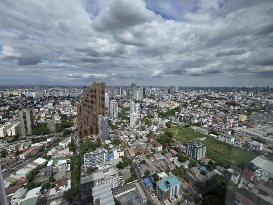 For rent: The Saint Residences. Nice unit with high-quality built-in furniture and beautiful high-floor views. Book now!