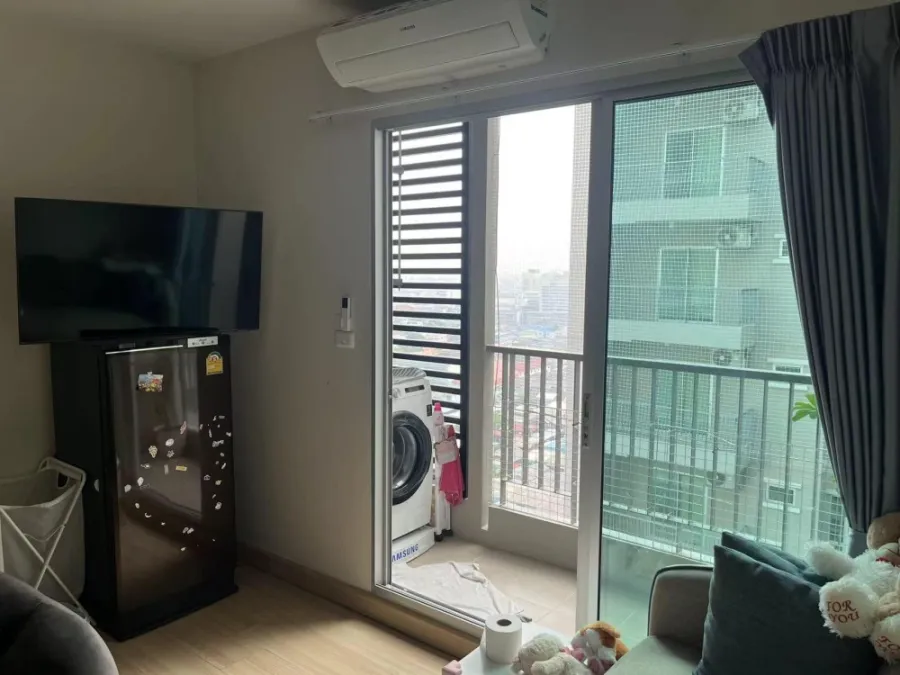 Let's come. Condo. Complete with electrical appliances. Comes at an affordable price. If interested, book now at Motif Condo Sathorn-Wongwian Yai for
