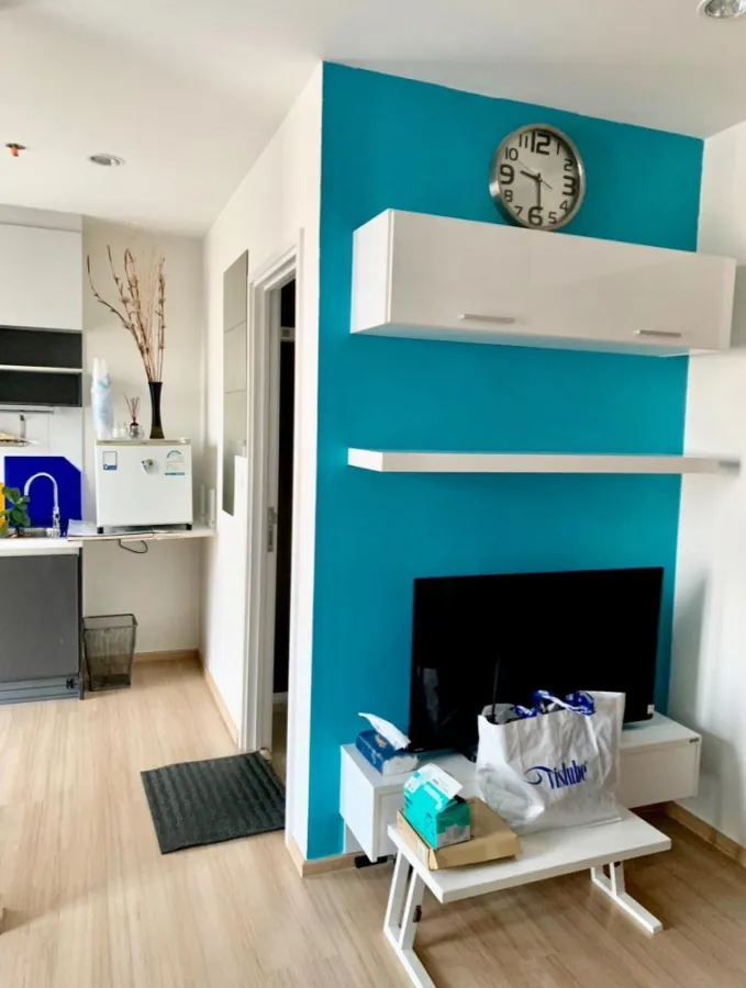 Condo for rent, The Base Chaengwattana, has complete furniture + electrical appliances. The room is very nice. Just drag your bag.