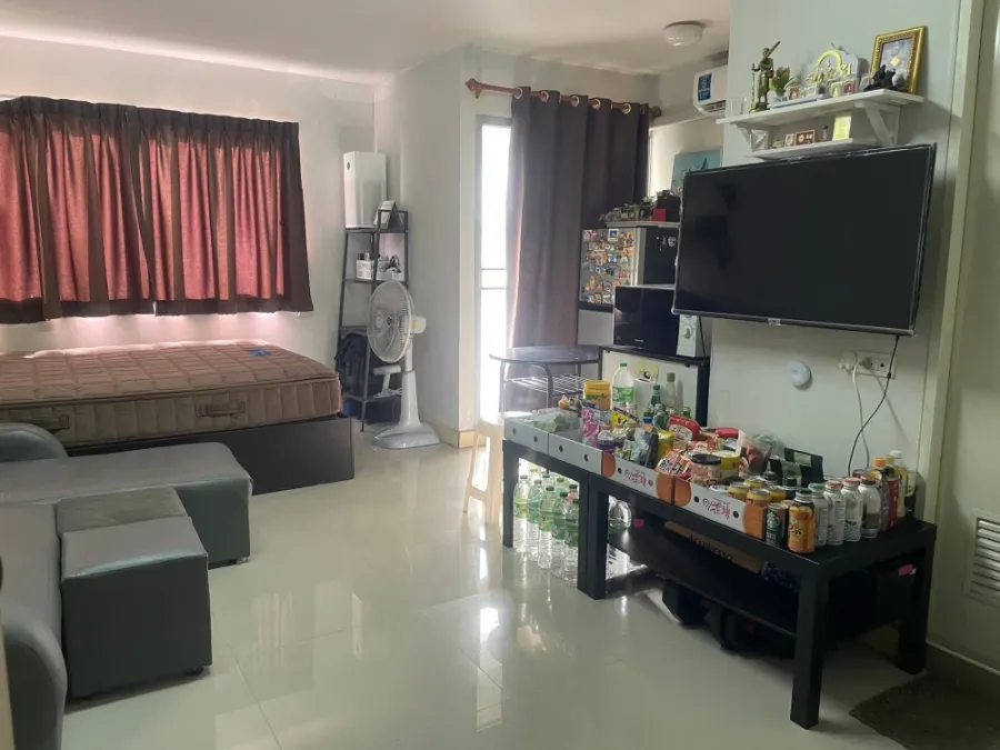 For sale: Lumpini Condotown Bodindecha-Ramkhamhaeng, corner room with privacy, good location, convenient transportation, reserve now!