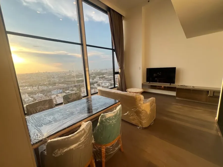 For rent: Park Origin Ratchathewi, a nice room on the 34th floor with an open view. Everything you need in one place. Just bring your belongings and y