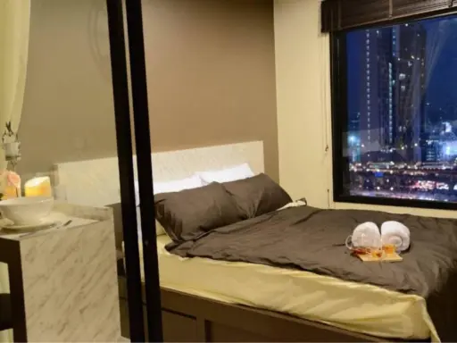 Condo for rent Life Asoke, pool view, good location, furniture, ready to move in, book now!!