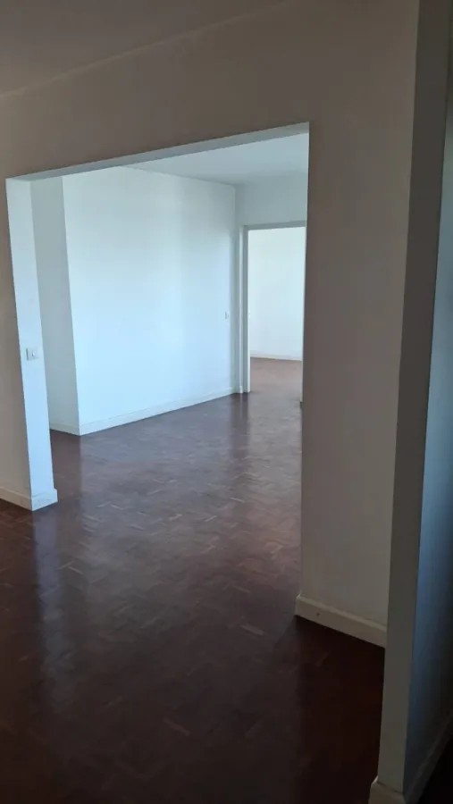 Superior Condominium for sale. Unfurnished unit with spacious living area in a great location with beautiful, unblocked views. Book now!