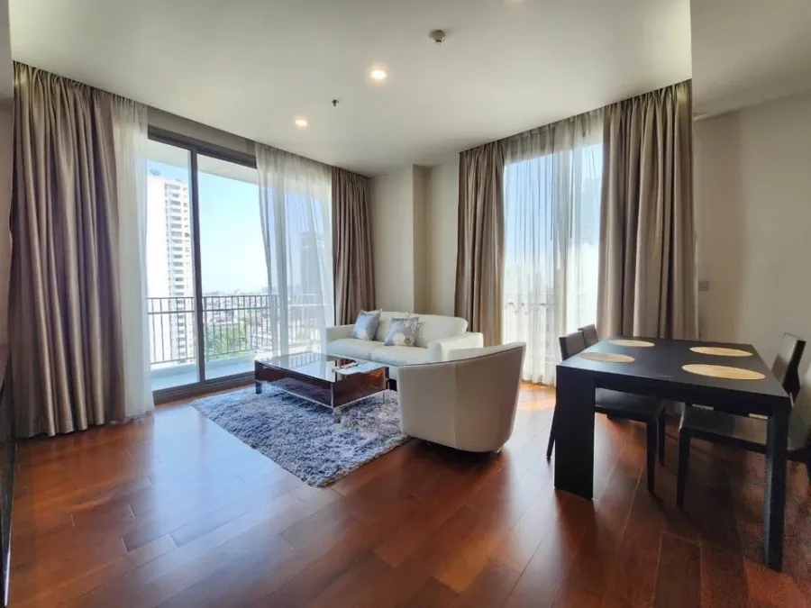 For rent: Quattro by Sansiri, spacious room, comfortable, corner position, 180 degree view, 2 balconies, hurry and book now!