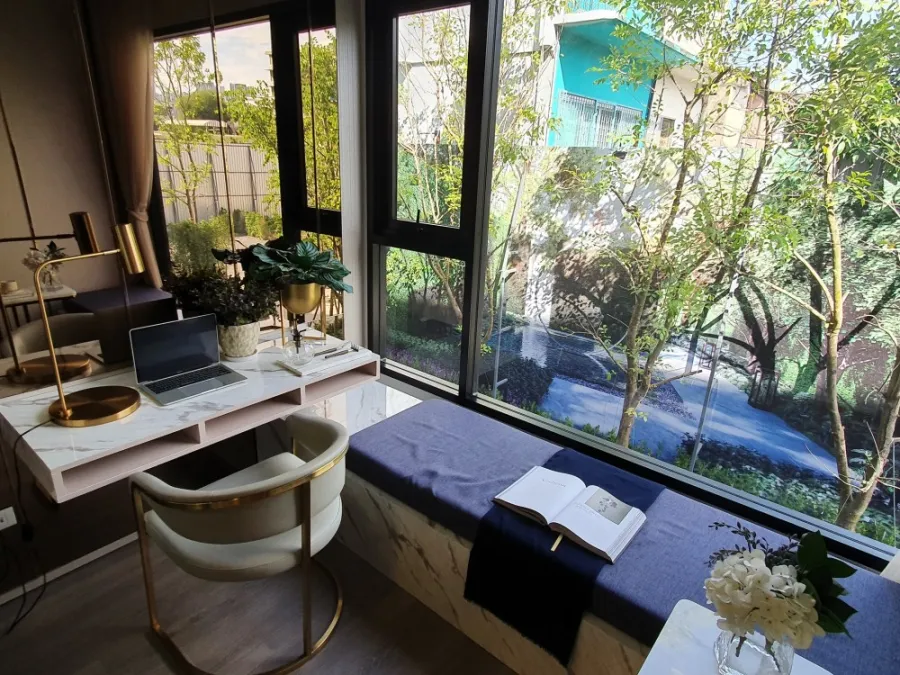 For sale: Soho Bangkok Ratchada. Beautifully decorated. All rooms are built-in. Hurry and install. Looks good. Ready to move in. Book now.