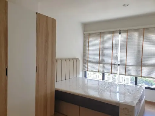 For rent: The Line Vibe, 21st floor, very high, open city view, great atmosphere, has a large sofa, very worth booking.