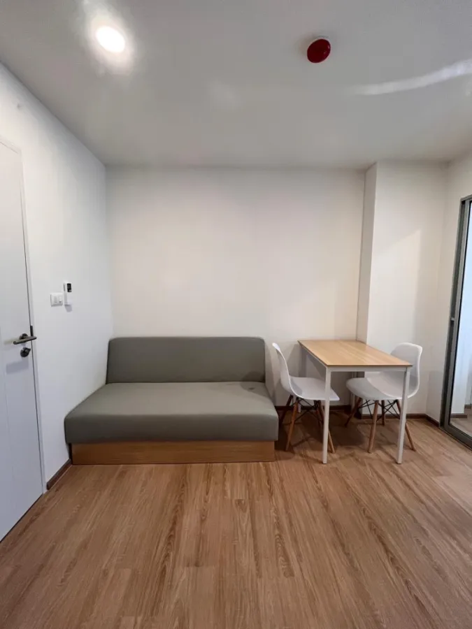 For rent: Senakit BTS Saphan Mai, swimming pool view. Complete facilities Hurry and reserve it quickly.