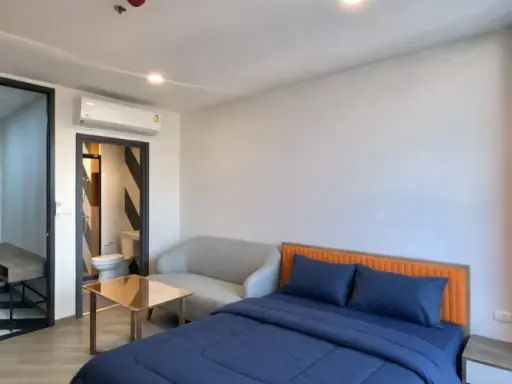 For rent: The Base Saphan Mai, "North-facing" unit (facing the military housing), unobstructed view, not too hot from the sun, excellent ventilation, images