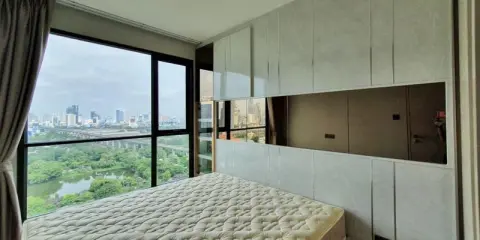 For Rent ลุมพินี สวีท เพชรบุรี-มักกะสัน บิวท์อินทั้งห้อง ได้นอนมองวิวเมือง ราคานี้คุ้มสุดๆ รีบเลยจ้า