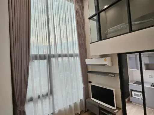 For rent: Modiz rhyme Ramkhamhaeng, Duplex 2 floors, corner room, beautiful view, wall not attached to anyone's room. Get privacy