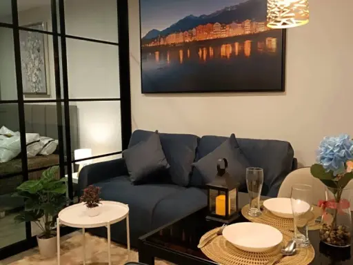 For rent: Regent Home Bangna, fully furnished, bedroom partition *room is not hot*. Must book like this.