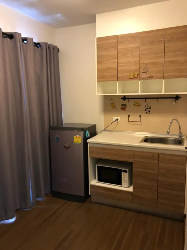 ขาย ให้เช่า The Trust Condo Amata-Chonburi ชั้น 4 ห้อง STUDIO โซฟานั่งสบาย รีบจับจองเลย