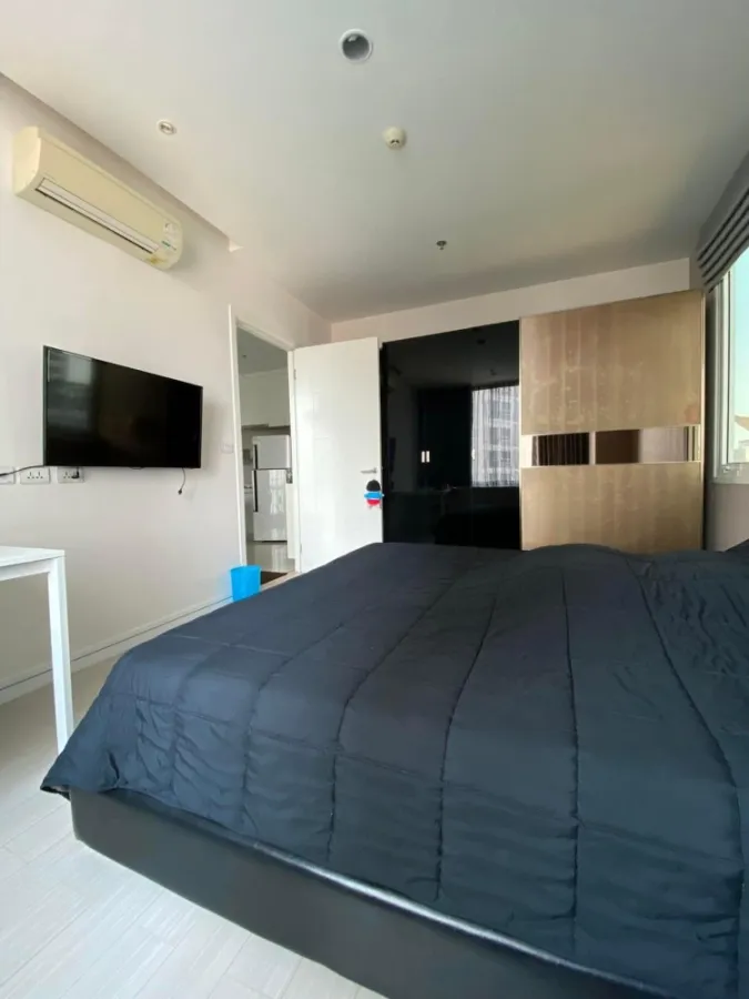 Sell / rent Condo TC GREEN Rama 9 corner room has privacy. Lots of usable space Hurry up and reserve now.