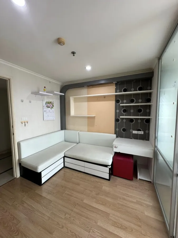 For sale Lumpini Ville Lat Phrao-Chokchai 4 Breathtaking city view Decorated with a complete set of furniture. Don't miss out. Hurry and reserve.