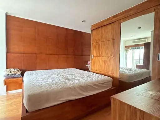 For rent!! Condo Lumpini Ville Cultural Center, completely renovated room, fully furnished, don't miss it!!