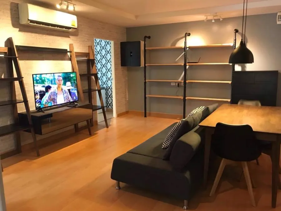 ขาย แฮปปี้ คอนโด รัชดา 18 ชั้น 3 ห้องมุม ตกแต่งสไตล์ Loft แต่งครบ น่าอยู่ จับจองเป็นเจ้าของเลยจ้า