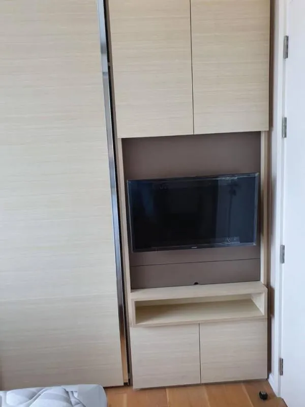 For rent, The Saint Residence, double bed, beautiful bed spacious and luxurious room If interested, hurry up.
