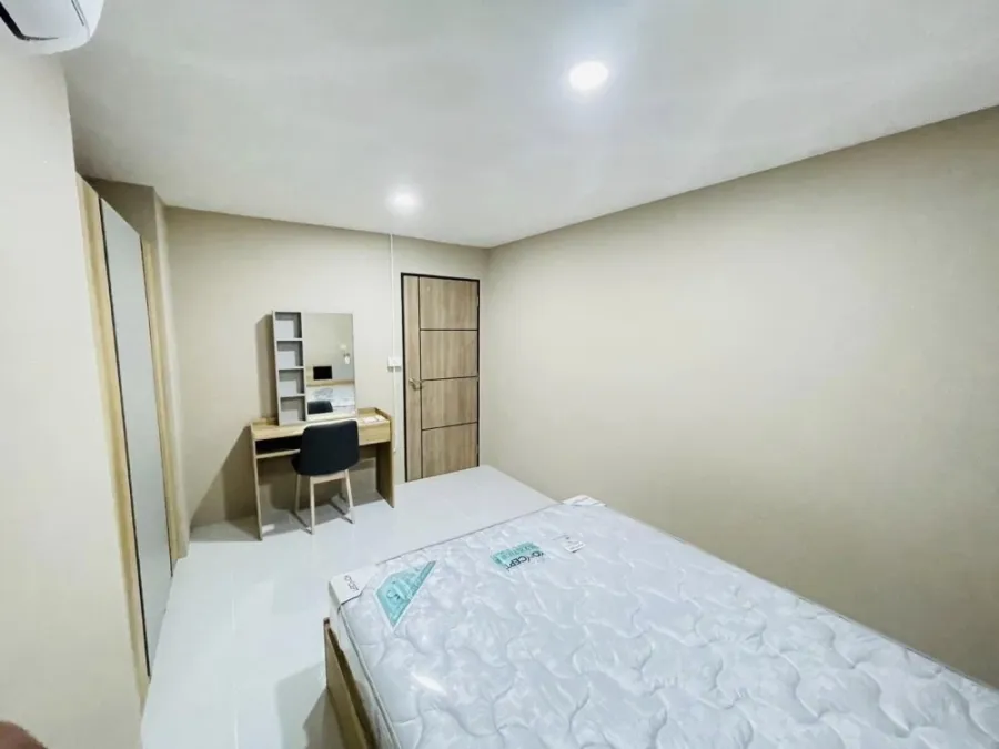 ขาย ให้เช่า แฮปปี้ คอนโด รัชดา 18 ชั้น8 ห้องกว้างขวางมาก กั้นเป็นสัดส่วน พร้อมเฟอร์ครบครัน อย่ารอช้า