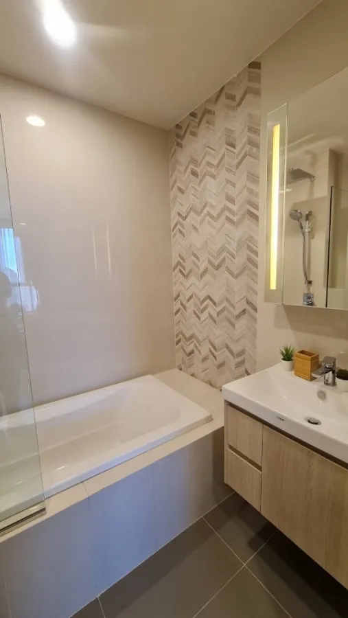 For rent!! Condo Oka House Sukhumvit 36, beautifully decorated room. Fully furnished, ready to move in, hurry and reserve now!!