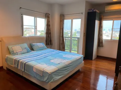 Condo for sale or rent, Metha Place at Ratchada, open, airy, quiet room, just carry your bags and move in.