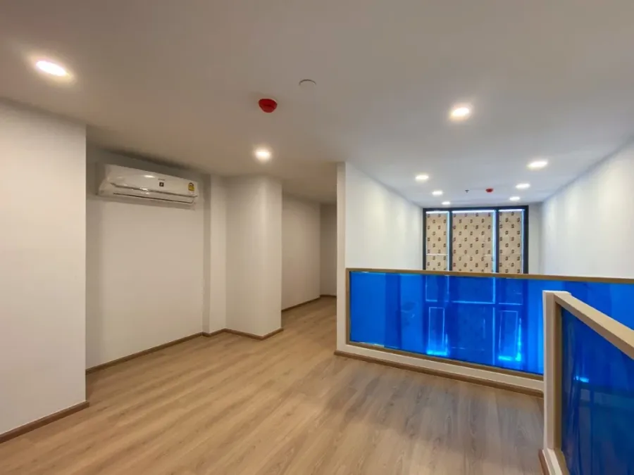 ขายด่วน!! ไลฟ์ พระราม 4 - อโศก ห้อง Duplex ชั้น 33 คอนโดทำเลดี เดินทางสะดวก ห้ามพลาด จองเลย!!