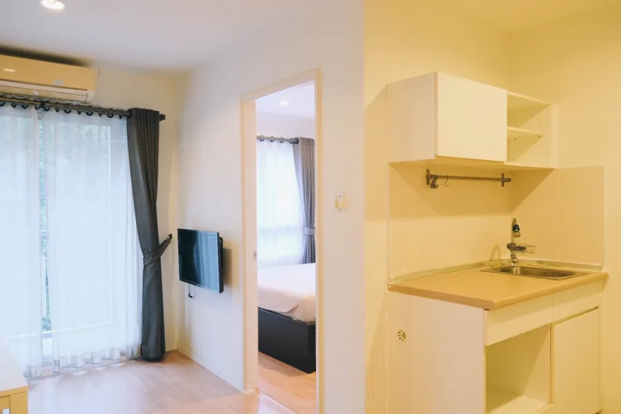 Condo for sale Lumpini Ville Sukhumvit 109 - Bearing, corner room with furniture, many free items, do not miss