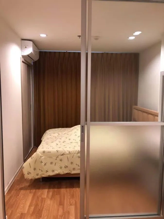 For rent: Lumpini Park Phetkasem 98, 10th floor unit, fully furnished with appliances. Book now!