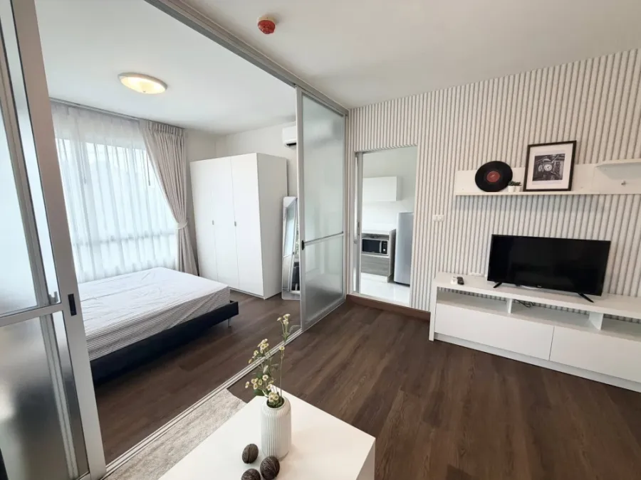 Urgent sale! dcondo Campus Resort Rangsit, a beautifully decorated room with excellent built-in furniture. You can become the owner now.