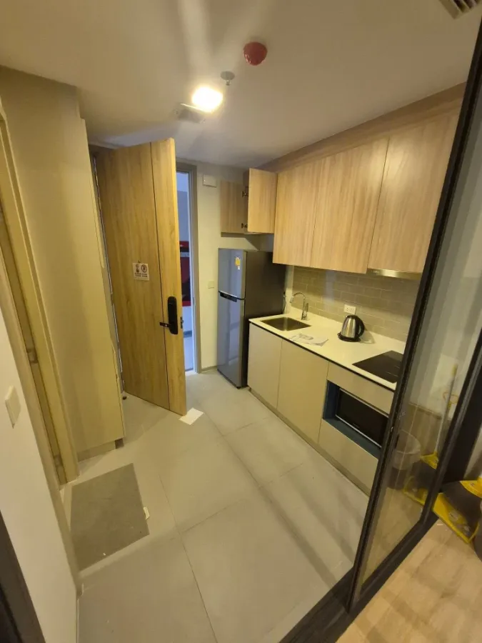 Condo for rent at XT Phayathai. Ready to move in, spacious living area, and fully furnished. Book now, don't wait!