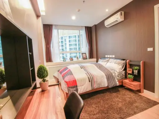 For rent: T.C. Green, 27th floor, city view, spacious room, good furniture. Reserve first and stay first. images