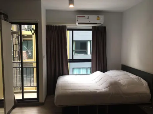 For rent...Estabe Phahonyothin 18, has a beautiful view, separates the room. Very cheap, reduced to covids!! images