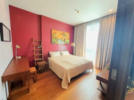 For rent: Quattro by Sansiri, 19th floor, city view, condo in the heart of Thonglor, luxurious, extremely livable, hurry and reserve it now.