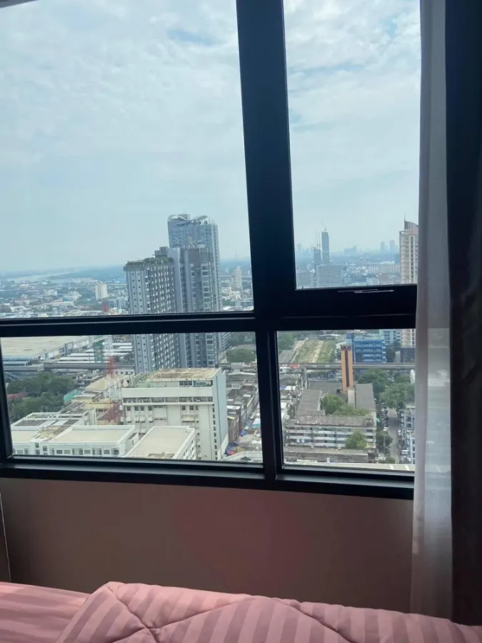 For rent, Knightsbridge Prime On Nut, corner room, 30th floor, very good view, built-in furniture, hurry to book before it's out of hand.