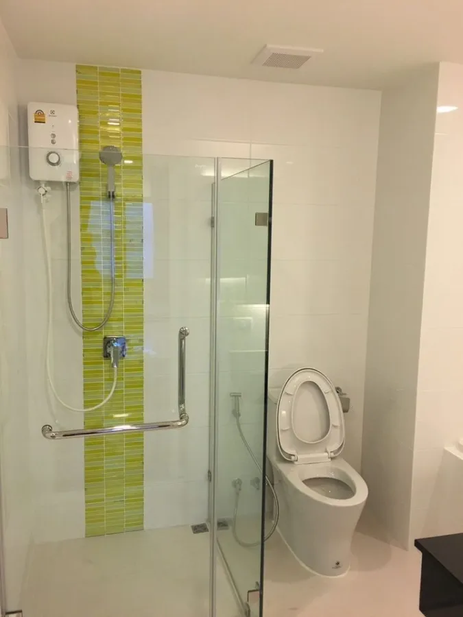 For sale or rent, Sunrisa, 7th floor, very beautiful sea view. Complete with electrical appliances If you don't reserve, you'll miss a lot.