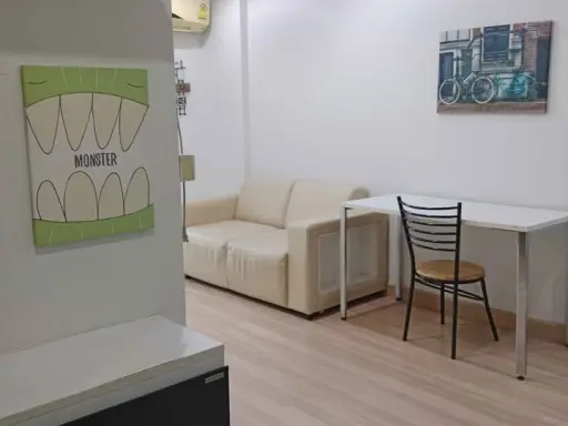 ให้เช่า Serrano Condominium ห้องพร้อมอยู่ เฟอร์ครบ กว้างขวางอยู่สบาย จองเลย