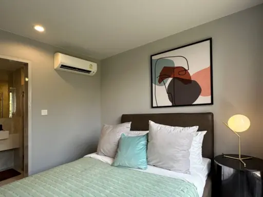 For rent: Ideo Mobi Sukhumvit 40, 4th floor, room with natural garden view. Quiet and peaceful, perfect for relaxation. Book now!