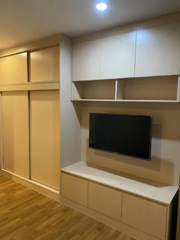 Beautiful room, fully furnished, furniture, complete electrical appliances. Ready to move in, book now