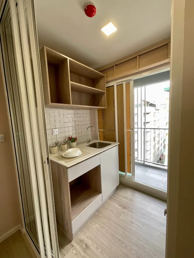 For rent: Kave Town Island, beautifully decorated room with a theme. Comes with complete furniture and appliances. Just bring your bags and move in.