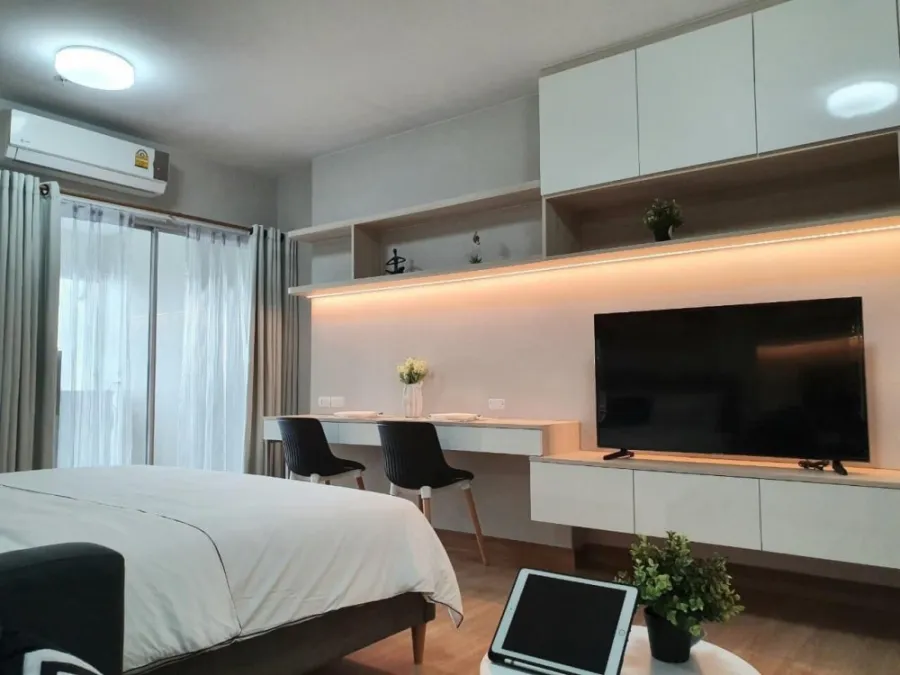 For rent Supalai Vista, Pak Kret Intersection, beautiful room, 12th floor, pool view Drag a nice bag and walk in.