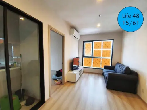 Urgent sale, Condo Life Sukhumvit 48, near BTS Phra Khanong, Rim room, golden location, don't miss it!!