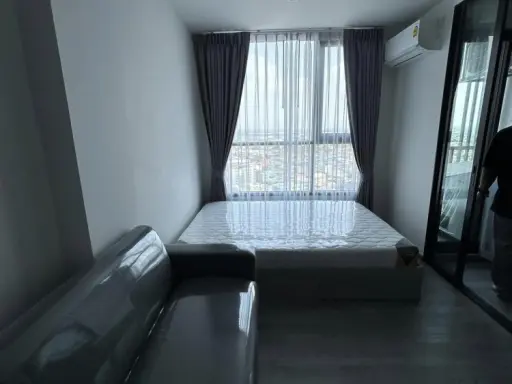 For rent THE ORIGIN SUKHUMVIT-SAILUAT E22 STATION, nice big bed. High floor, city view If you miss it, you'll regret it.