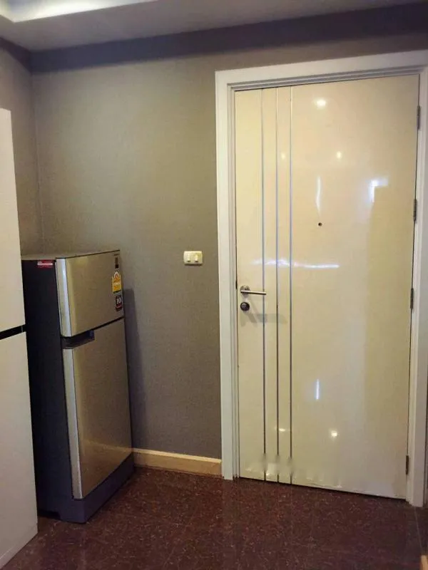 For rent แฮปปี้ คอนโด ลาดพร้าว 101 ห้องสตูดิโอ ตกแต่งพร้อมเข้าอยู่ เฟอร์แน่น ส่วนกลางเริ่ด จองเลยย