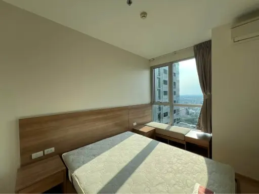 For rent: Rhythm Sukhumvit 50, high floor, great breeze, with quality built-in furniture. Hurry and reserve before you miss out.